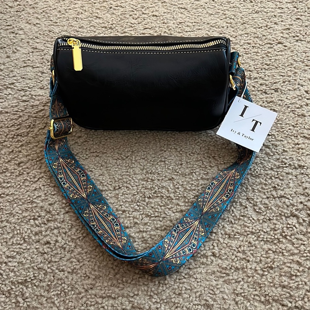 Ivy & Taylor Tayla Black Purse